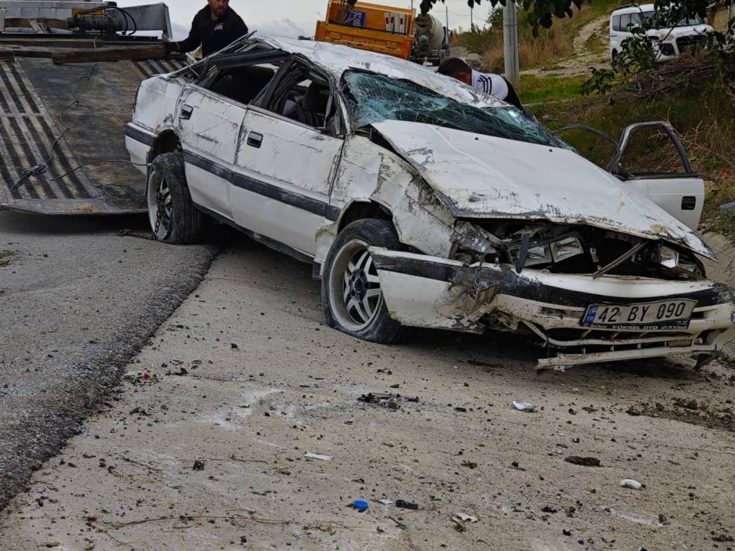 Konya yolunda feci kaza! 150 metre sürüklendi, takla attı: Yaralılar var 4